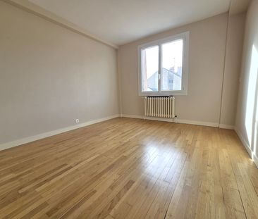 Location Appartement 4 pièces 79m² TOURS 37000 - Photo 2