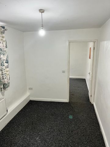 2 Bed Flat, Stanley Street, LU1 - Photo 4