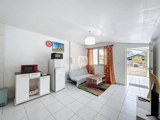 Location Maison 2 pièces 46m² REMIRE MONTJOLY 97354 - Photo 1