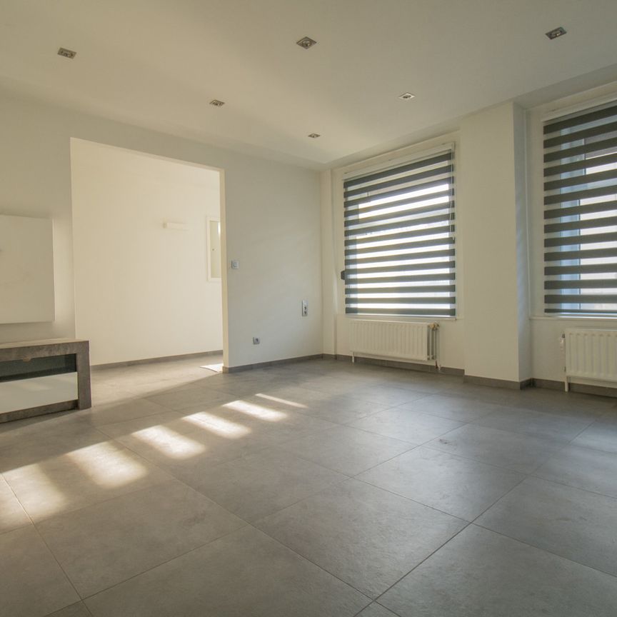 JOLIE MAISON AVEC TERRASSE à 7134 Binche Péronnes-lez-Binche  Loyer: 875 € / mois - Photo 1