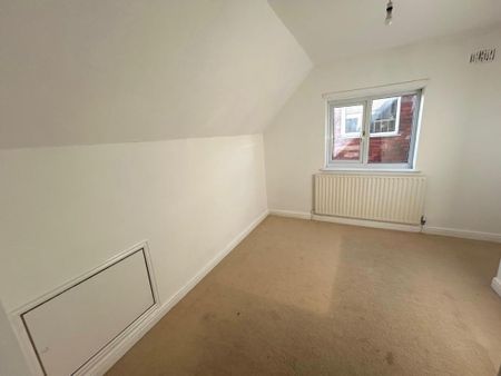 3 bedroom semi-detached house to rent - Photo 2