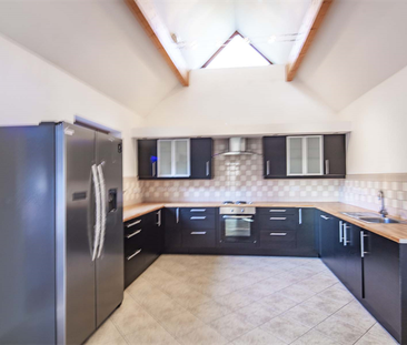 2 bedroom semi-detached house to rent - Photo 5