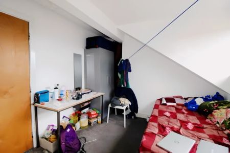 3 Bed 1 Bath - Photo 3