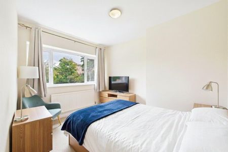 3 bedroom apartment to rent - Photo 4