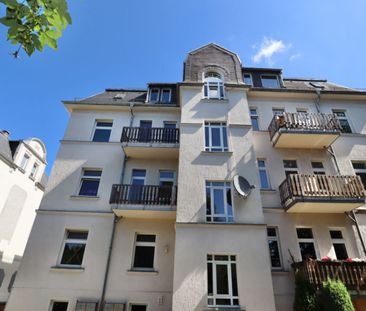 Ruhige Lage • Balkon • 3-Raum • Nussbaumlaminat • praktischer Grund... - Foto 1