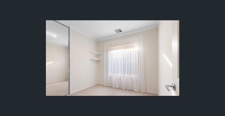 Low Maintenance Living In Royal Park - Photo 4