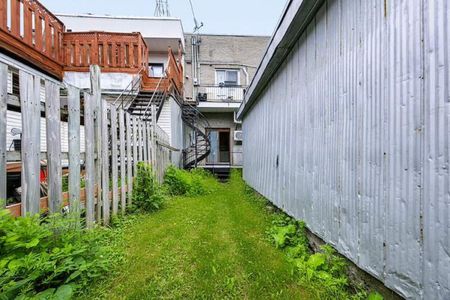 3 ½ rénové au rez-de-chaussée d'un triplex - Photo 3