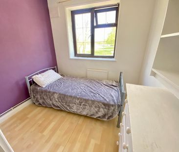 3 bedroom terraced house to rent - Photo 3
