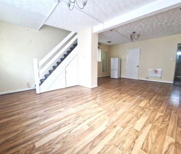 3 bedroom end of terrace house to rent - Photo 1