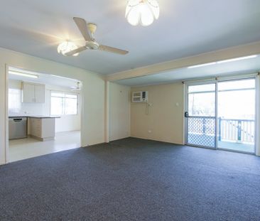 4 BEDROOM HOME CLOSE TO THE PARK! - Photo 1