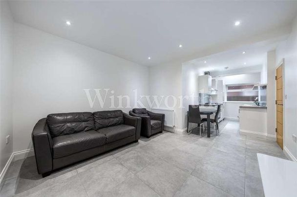 Hendon Way, London, NW2 - Photo 1