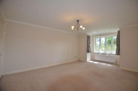 Mayfield Court, Eversley, RG27 - Photo 3