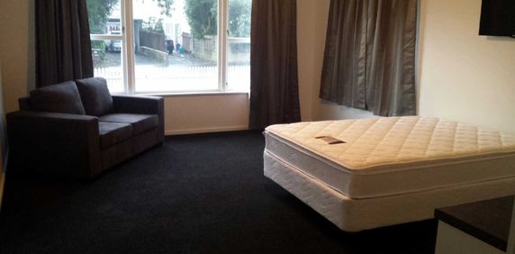 Fully Furnished studio room. - Photo 2