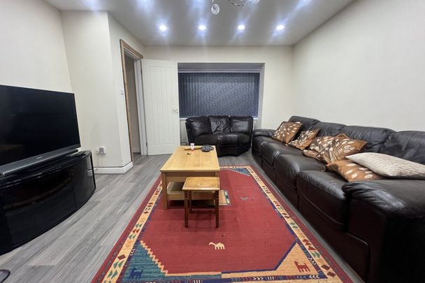 Lapwing Close - Photo 1