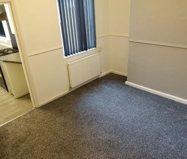 2 bedroom House To Let Total Size: 915 SQ FT - Photo 1