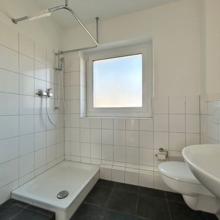 Moderne Zwei-Zimmerwohnung mit Balkon zu vermieten - Photo 4