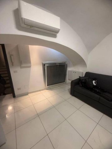 Monolocale via Santa Maria di Costantinopoli 33, Centro Storico, Napoli - Photo 2