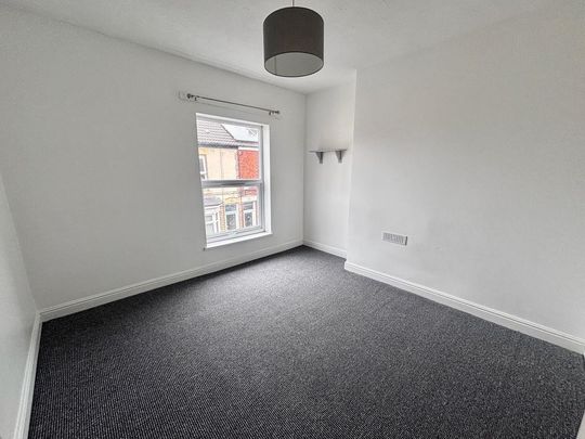 2 bedroom end of terrace house to rent - Photo 1
