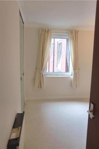 1 bedroom retirement property to rent - Photo 3