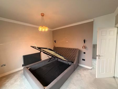 4 bedroom terraced house to rent - Photo 2