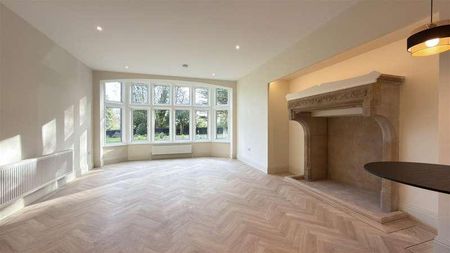 West Overcliff Drive, West Cliff, BH4 - Photo 2