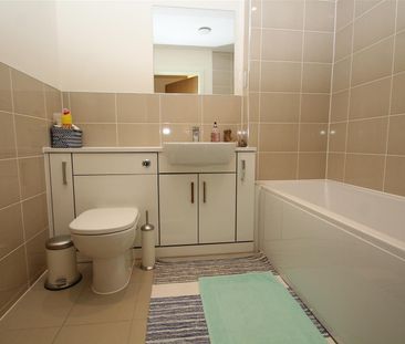 Queens Road, High Wycombe - Photo 6