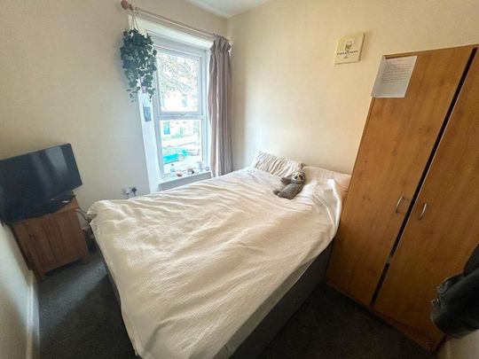 6 bedroom terraced house to rent - Photo 1