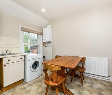 2 bedroom flat to rent - Photo 6