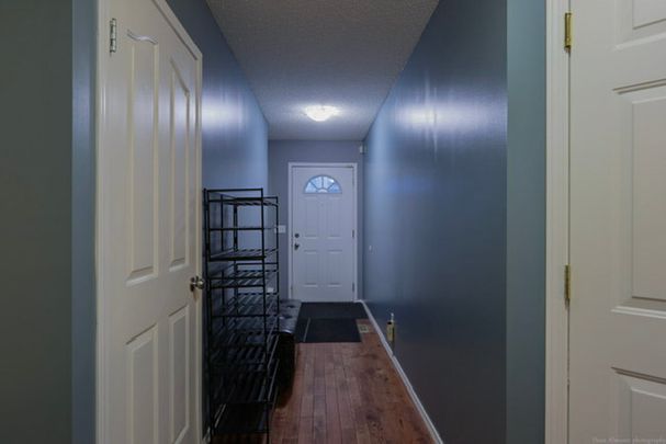 Fully Furnished 2 Bedroom Townhouse In Citadel – Move In Ready - Photo 1