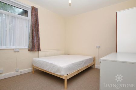 4 bedroom terraced house to rent - Photo 5