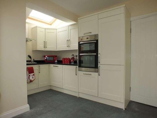 Milton Road, Earley, Reading, RG6 - Photo 1