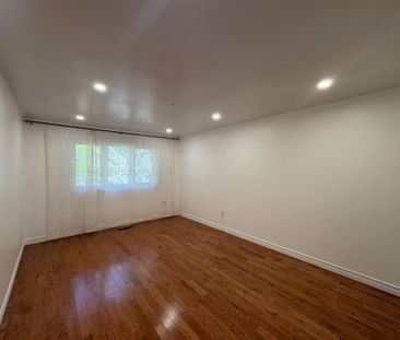 For Lease - 49 Ambercroft Boulevard, Toronto, Ontario - Photo 6