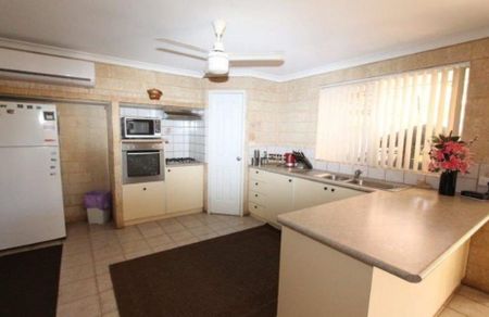 AFFORDABLE 4x2 - Great Family Home - Photo 5