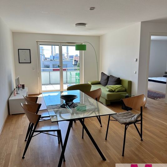 Neue modern möblierte Wohnung mit Balkon, Stellplatz und Stadtblick - Photo 1