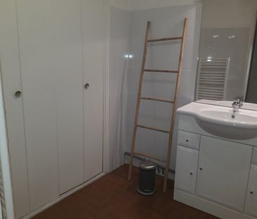 Location Appartement 2 pièces 55m² SETE 34200 - Photo 6