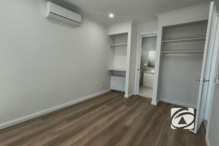 BRAND NEW MODERN HOME IN PERFECT LOCATION - Photo 5