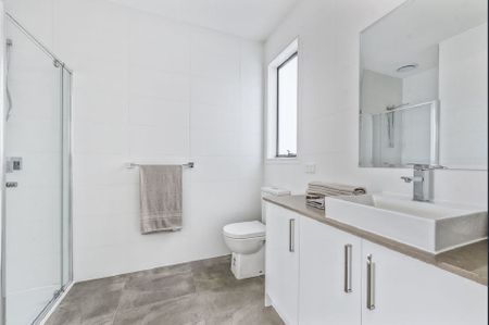 Modern Townhouse - Photo 4