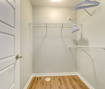 For Lease - 3002 Preserve Drive Unit# 18, Oakville, Ontario - Photo 4