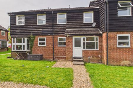 1 bedroom House in Simpson Close, Berkshire - Photo 3