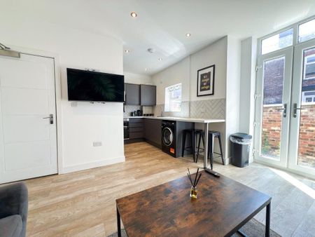 4 bedroom house to rent - Photo 2