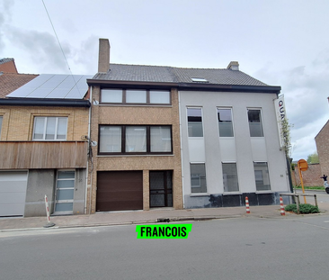 Praktische woning met zonnig terras en dubbele garage in centrum Po... - Photo 3