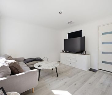 COASTAL LIVING AT ITS BEST – FULLY FURNISHED & READY TO ENJOY - Photo 1