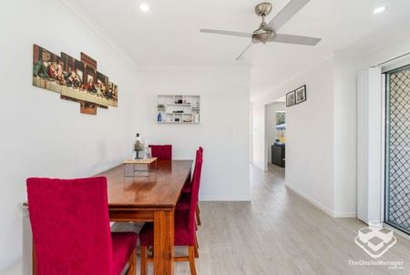 3 Bed 2 Bath 2 Car with Solar - Photo 2