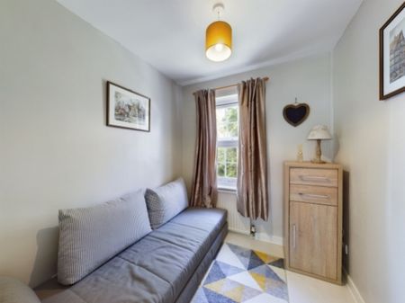 Tudor Lodge Road, Cheltenham, Gloucestershire, GL50 - Photo 2