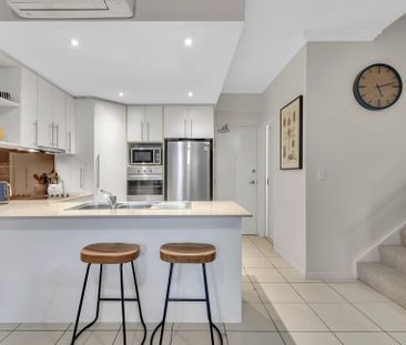 7/97 Primrose Street, Sherwood QLD 4075 - Townhouse For Rent | Domain - Photo 1