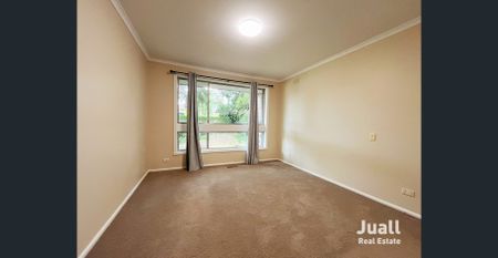 4 Aminga Ct, Croydon, Vic 3136 - Photo 5