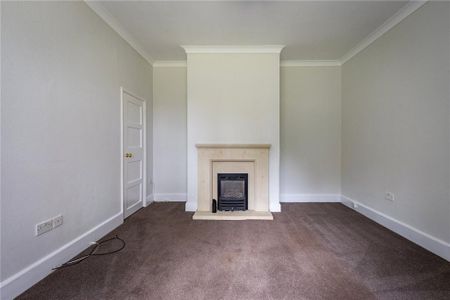 3 bedroom detached house to rent - Photo 3