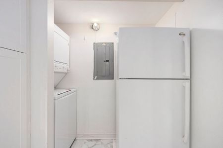 For Lease - 1204 Shillington Avenue Unit# 15, Carlington - Central Park, Ontario - Photo 3