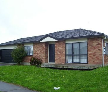 3 BEDROOM - SINGLE LEVEL - DOUBLE GARAGE - Photo 6