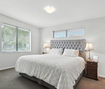 What! Modern Home in Sumner? - Photo 4